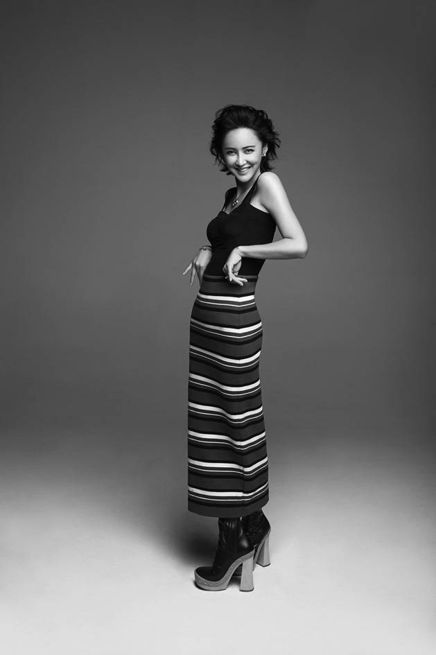 张歆艺甜美笑容率性写真全集