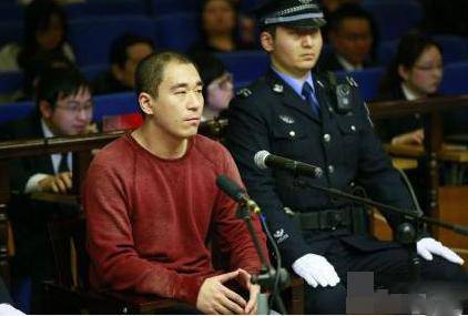 张默刑期已满 张默房祖名撞脸＂撞刑＂同病相怜