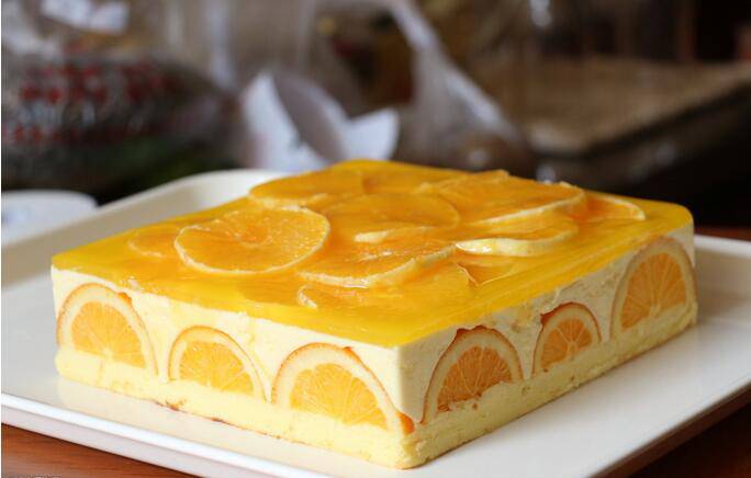 精致的正方形橘子蛋糕图片