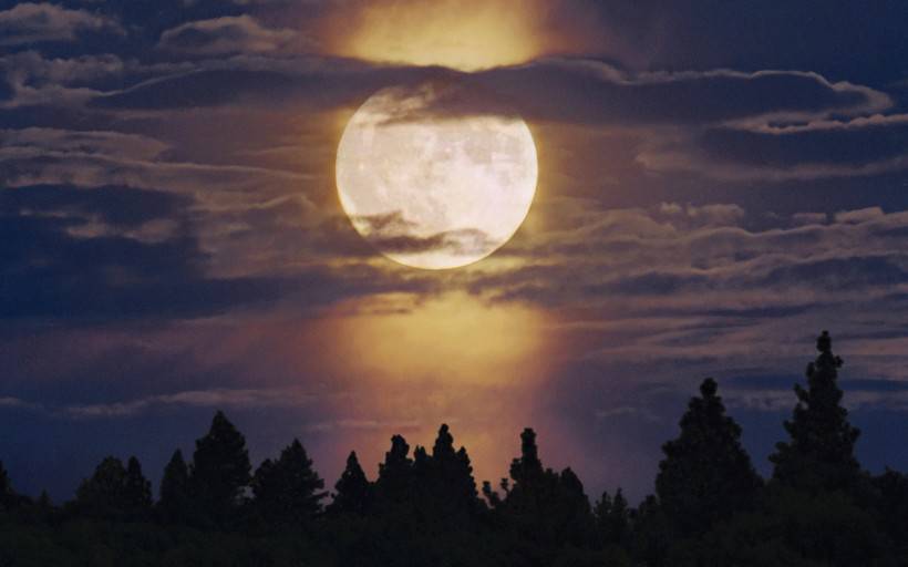 乡村月亮优美大自然风景图片
