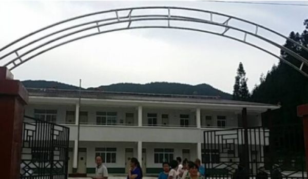 赵本山捐建小学可抗8级地震 9月1日正式开学