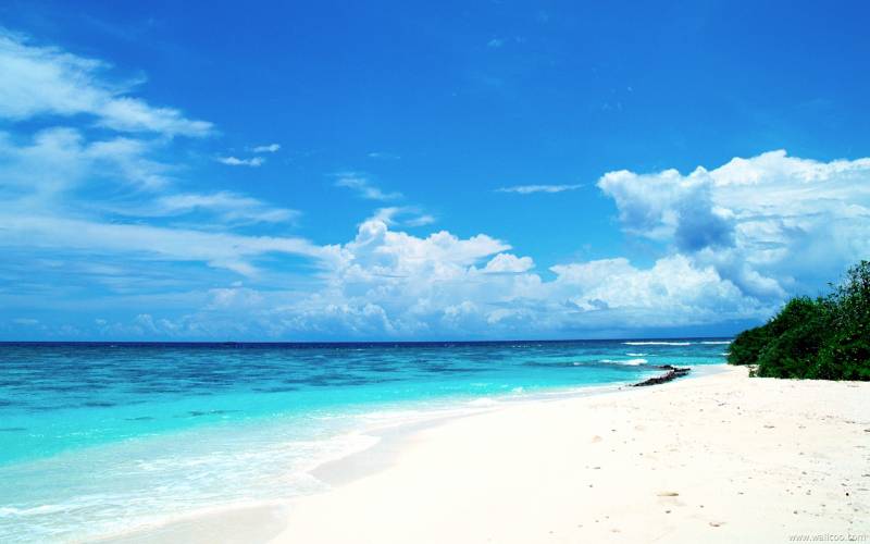 蓝天白云海岛唯美风景图片