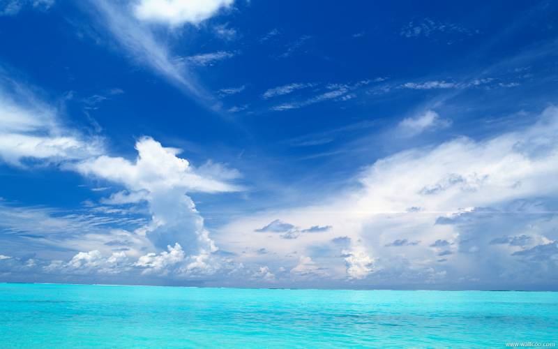蓝天白云海岛唯美风景图片