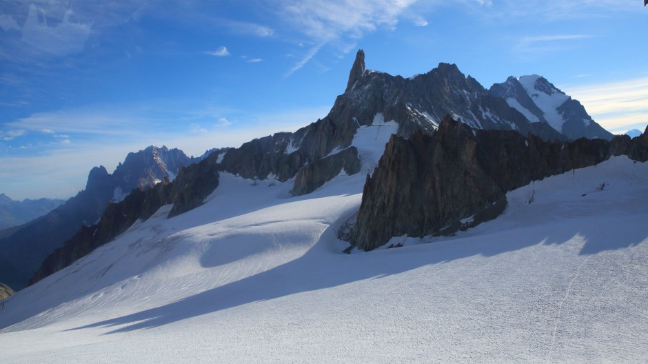 法国雪山浪漫风景图片