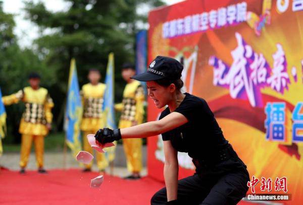 空姐比武招亲秒杀小伙 6位美女刚参加中国梦想秀