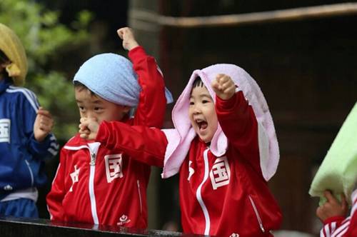 萌宝宝曹华恩吃货可爱图片