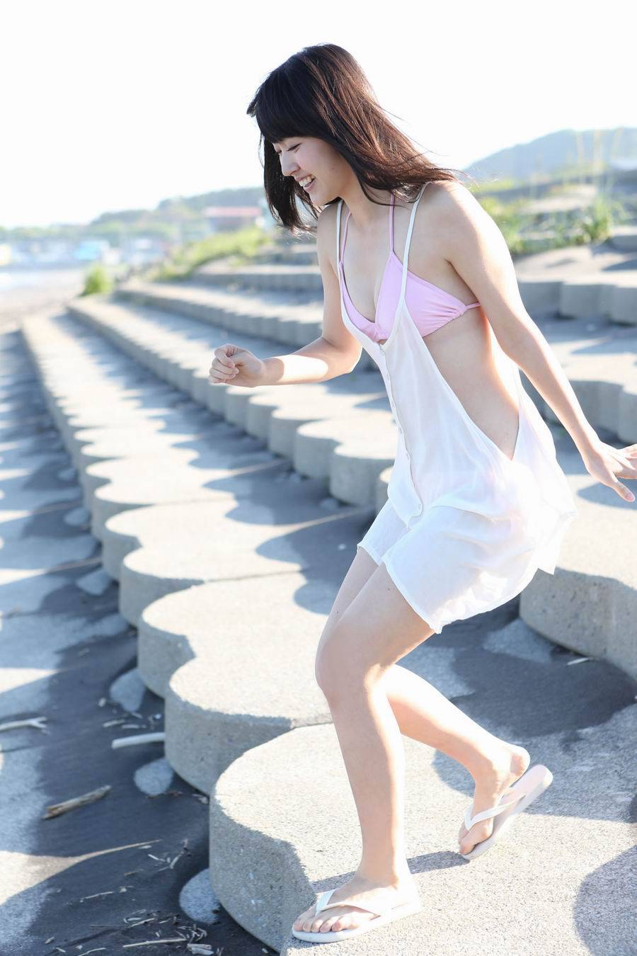 日本小美女鈴木愛理性感泳衣写真