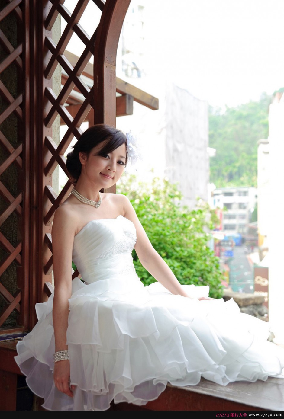 90后靓丽可爱迷人台湾果子个性婚纱写真