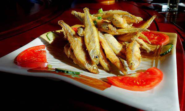 新疆特色小吃大全 烤肉手抓饭令人垂涎