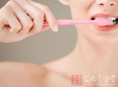 刷牙的正确方法 4大误区让你牙齿很受伤