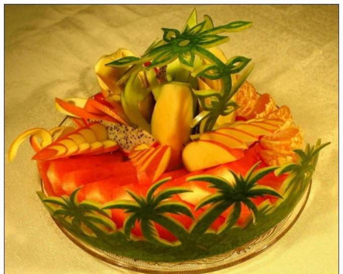 精致的创意水果拼盘图片