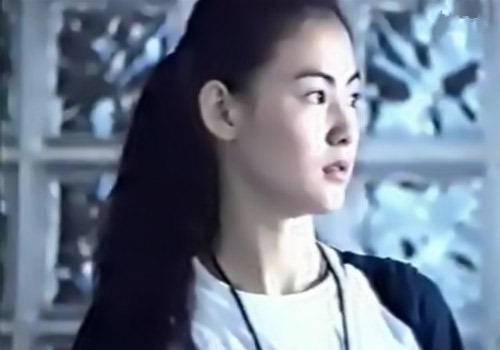 张柏芝18岁首支广告照曝光 清纯甜美到令人窒息