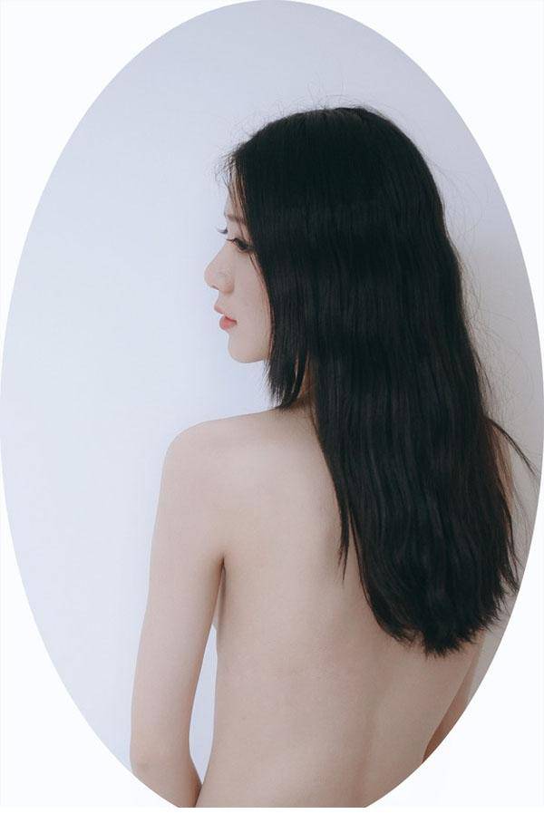 甜美韩国玉女人体艺术照片