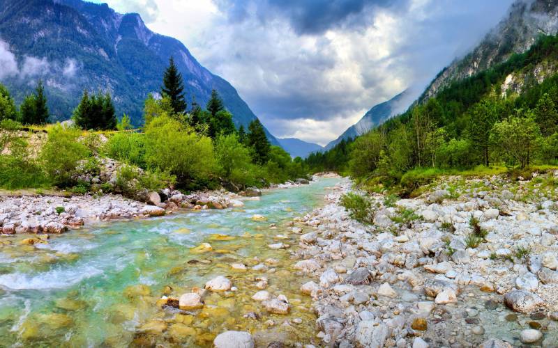 迷人的黄昏海面风景壁纸赏析