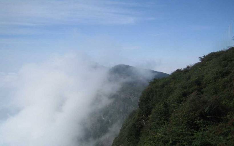 四川峨眉山风景桌面壁纸