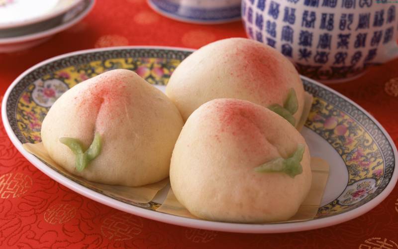 餐桌包子类的美味美食图片