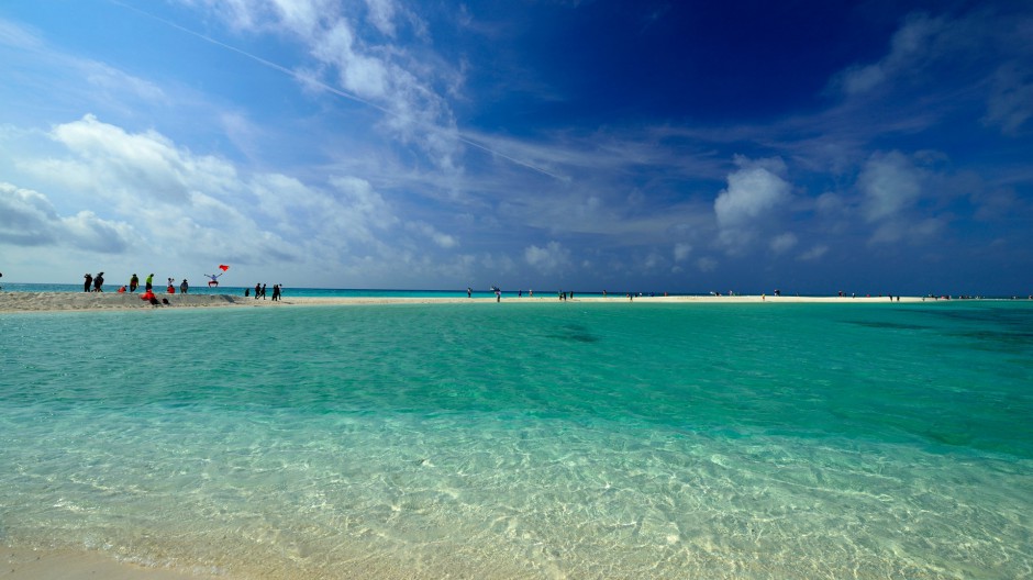 蓝色海洋沙滩海边风景图片背景素材