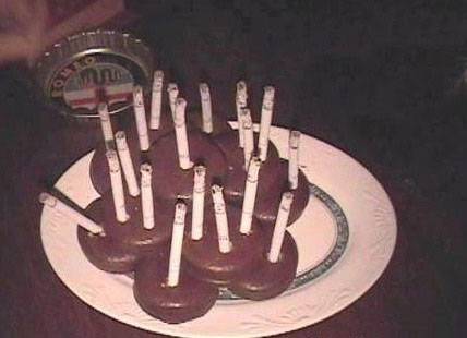 十年烟民的生日蛋糕