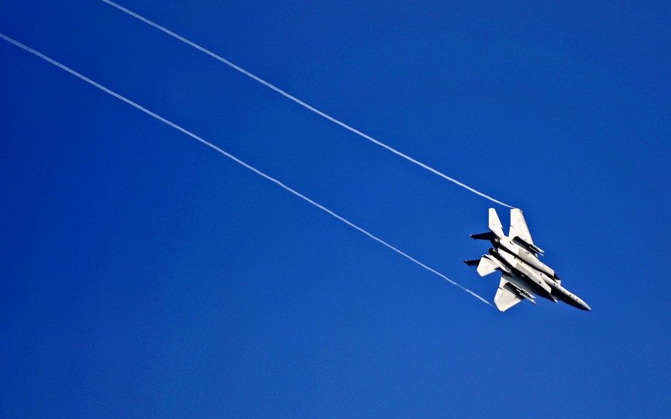 高清精美天空飞机风景图片