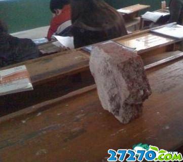 人类已经无法阻止大学生占座了