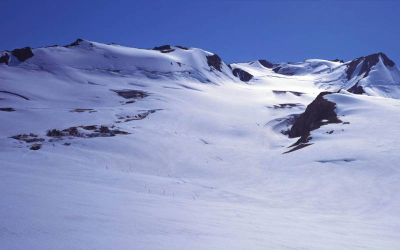 白茫茫的雪山唯美风景图片