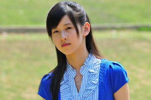 奶茶妹妹章泽天甜美生活照