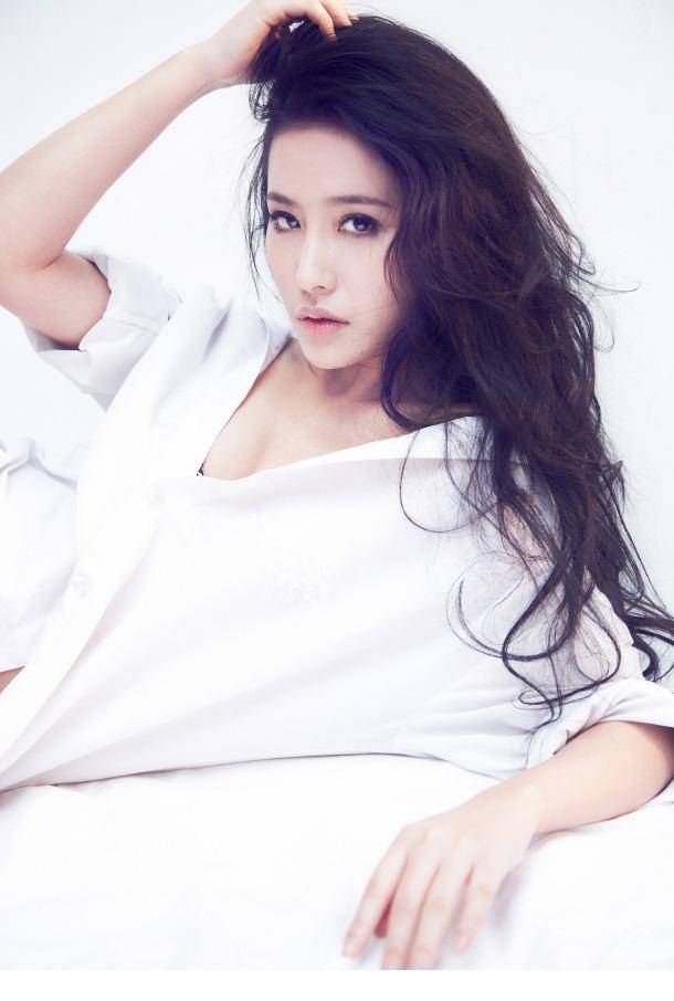 性感长发辣妹妖娆顶级人体艺术写真
