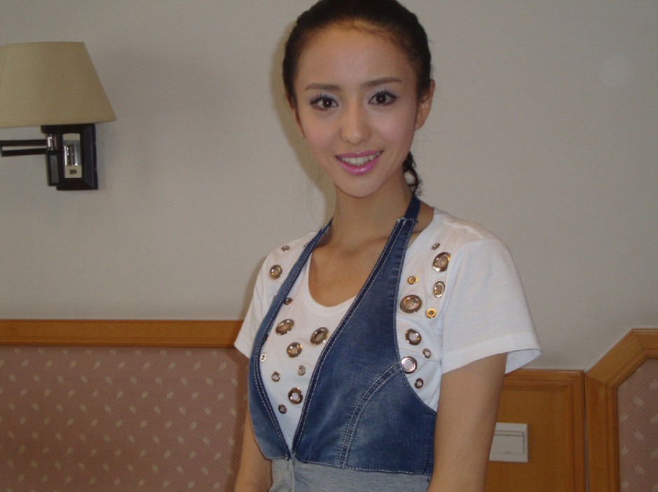 甜美明星美女佟丽娅高清写真
