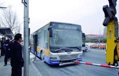 北京发生公交车自燃事件 未造成乘客伤亡