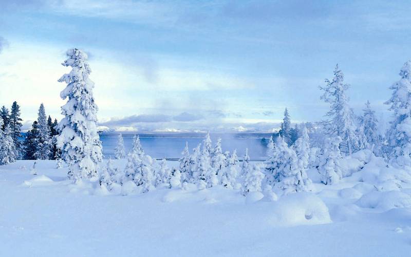 白茫茫的雪山唯美风景图片