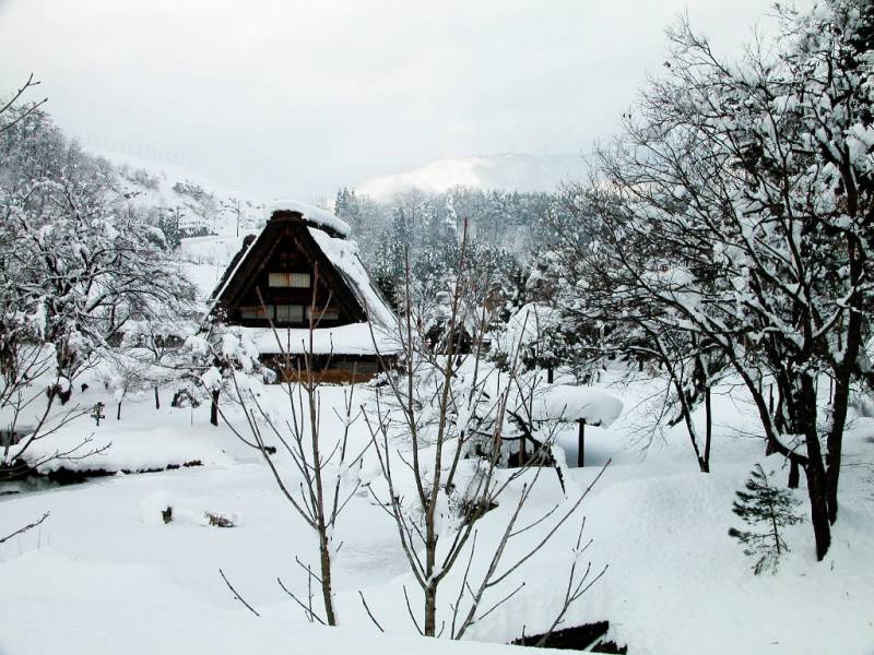 雪山梦幻小屋高清风景壁纸