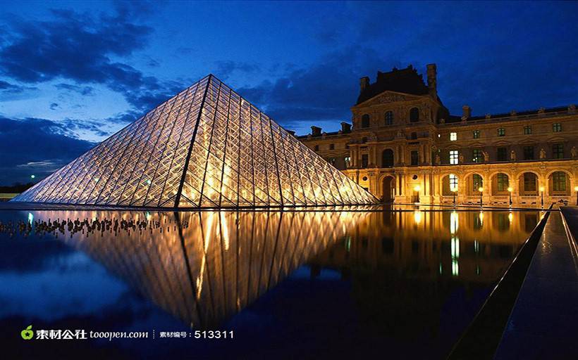 享誉世界的卢浮宫玻璃金字塔图片