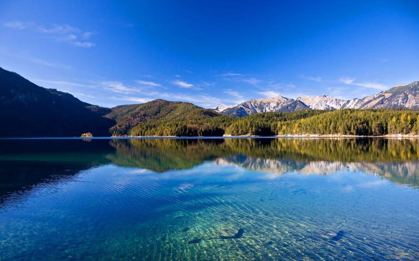 唯美大自然湖泊风景图片特写