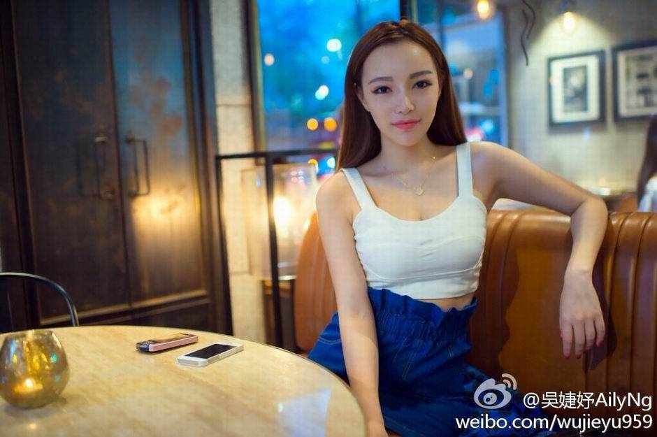香港模特吴婕妤大胆时尚人体艺术图