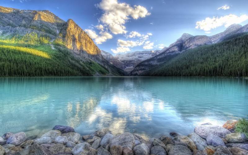 绝美无比的湖泊山水图片
