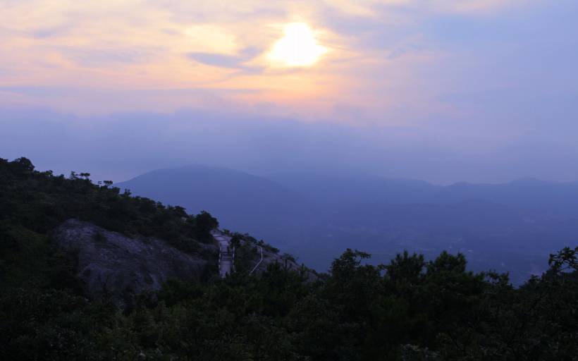 山西方山黄昏时的美景