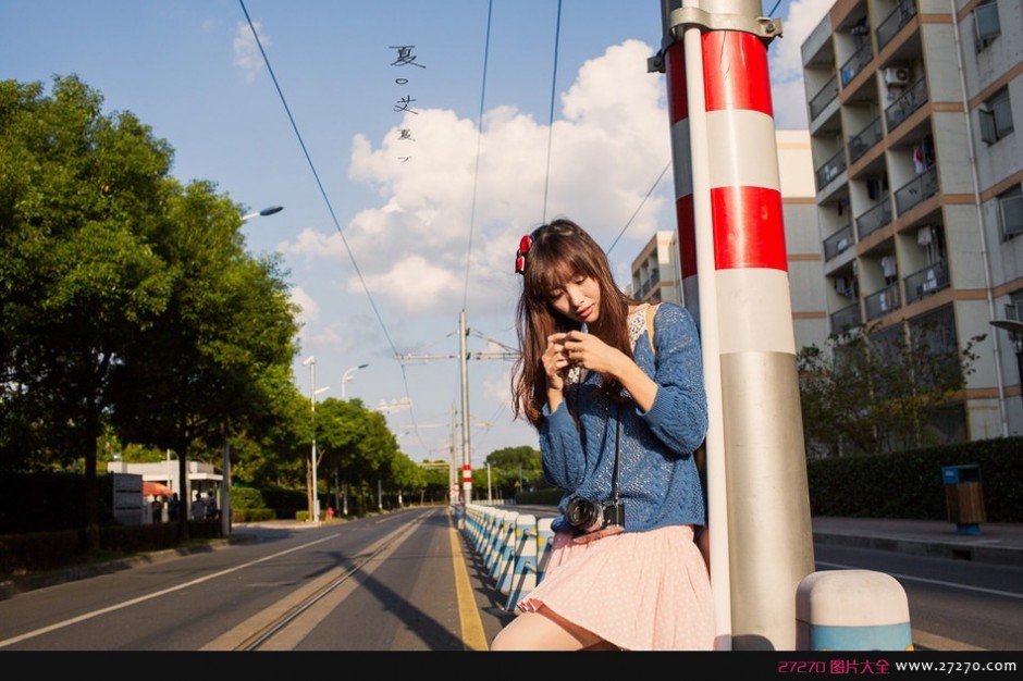 精致迷人美女户外高清拍摄写真