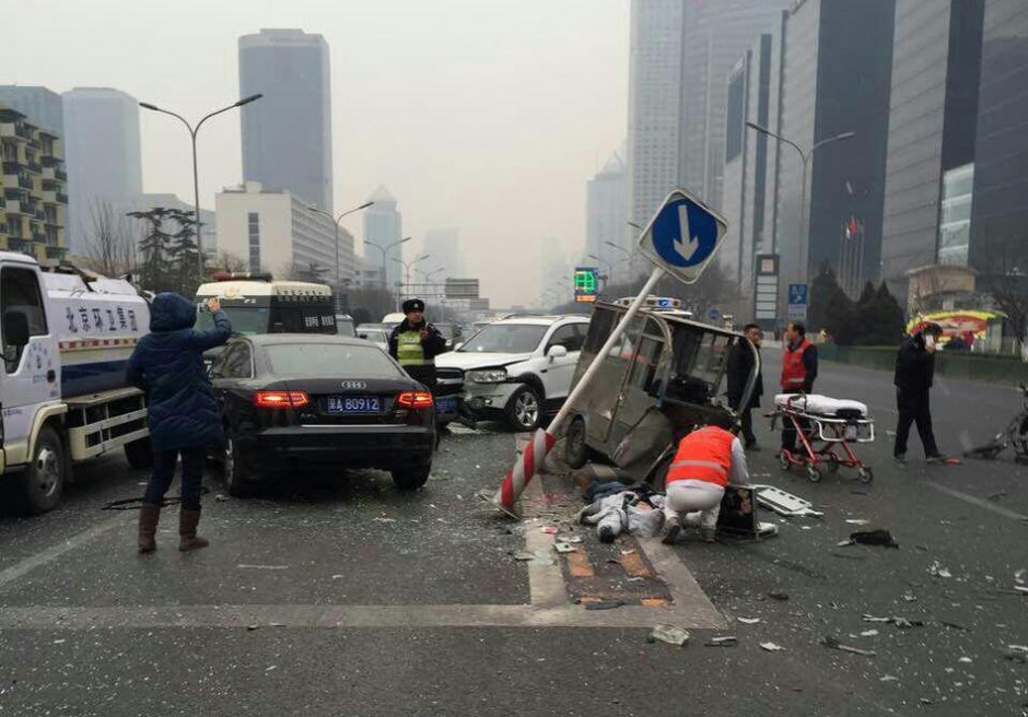 北京长安街车祸信息 造成两车受损1死多伤