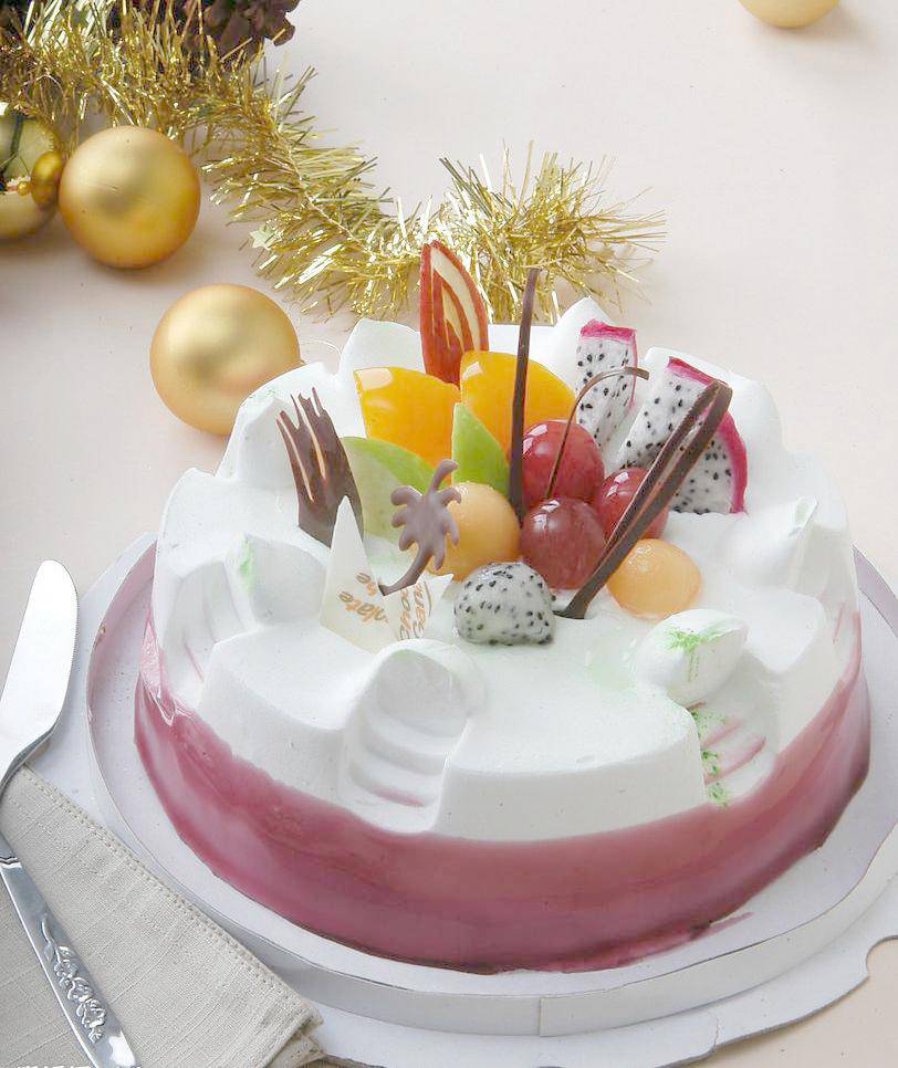 可口诱人的水果蛋糕图片