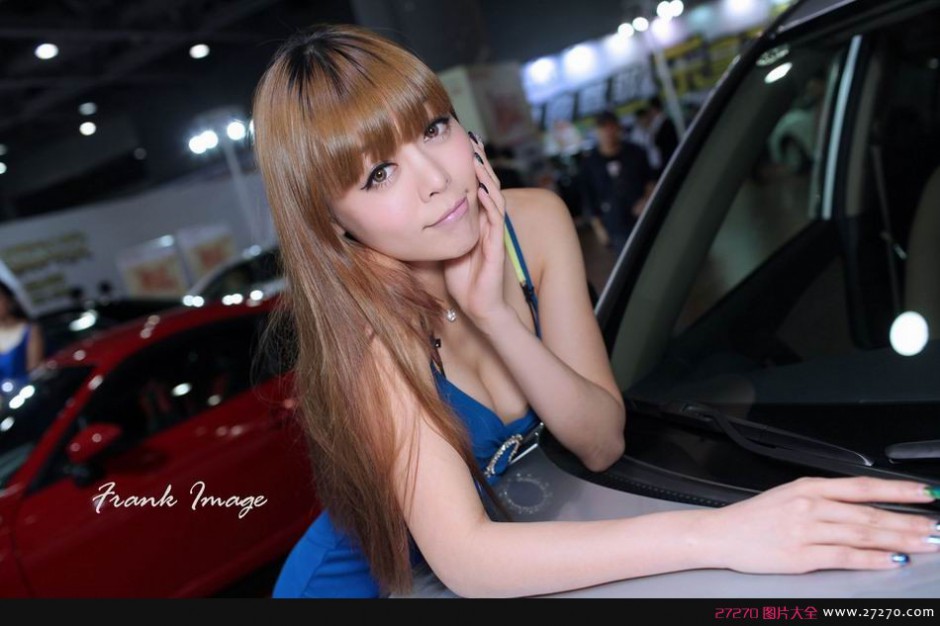 广州车展上的美丽模特Viki