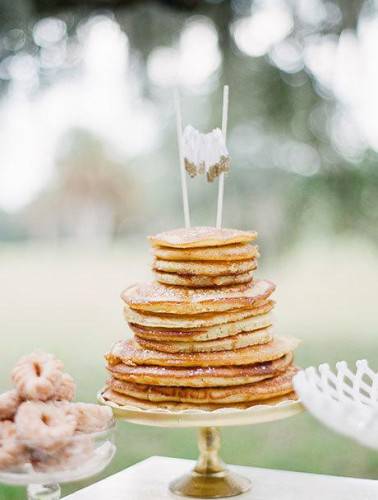 幸福甜蜜的婚礼甜点蛋糕图片