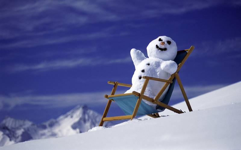 雪地里可爱的小雪人浪漫冬季风景高清选图