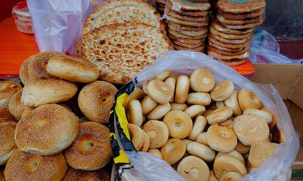 新疆特色小吃大全 烤肉手抓饭令人垂涎