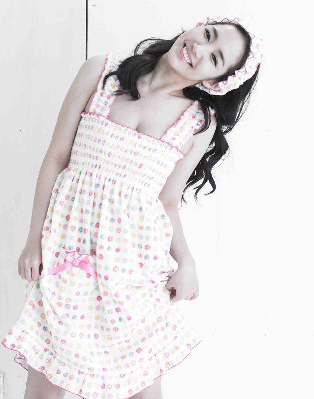 甜美女星朴敏英写真组图尽显成熟娇躯