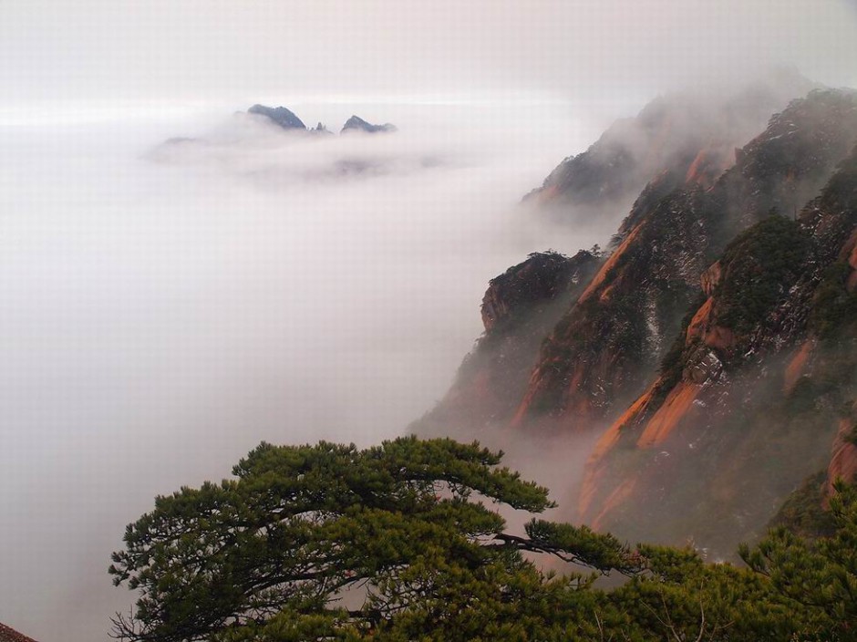 冬季雪盖黄山美景