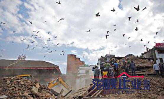 地震毁掉一个家园 尼泊尔震后现“逃难潮”