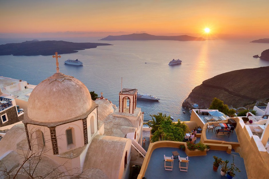 希腊爱琴海圣托里尼岛风景旖旎