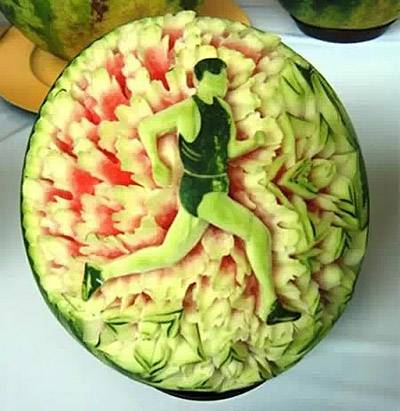 西瓜与体育的完美结合雕刻艺术高清图片