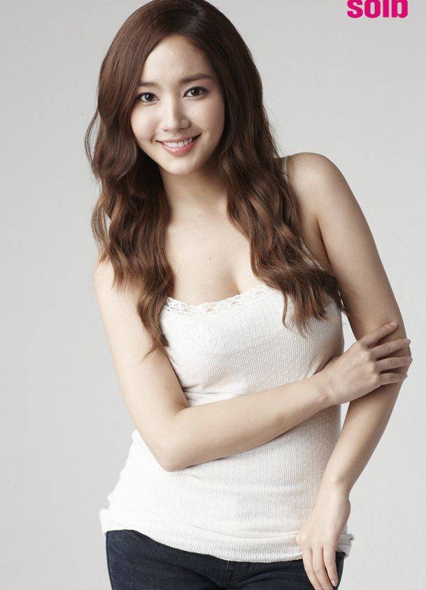 甜美女星朴敏英写真组图尽显成熟娇躯