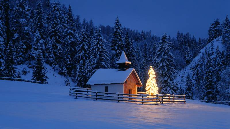 精美冬天小镇雪景桌面壁纸